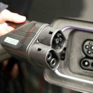 La nueva batería de alcohol que dobla la autonomía de los coches La nueva batería de alcohol que dobla la autonomía de los coches